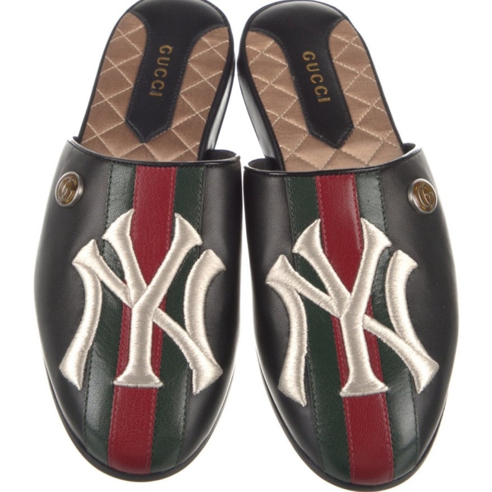 Gucci Black and Red Flats with NY Logo